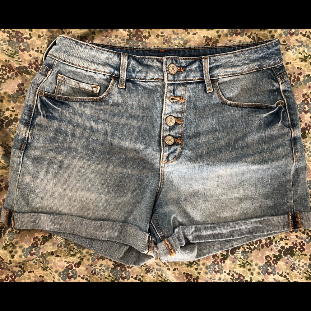 Light Wash, High Waisted Shorts